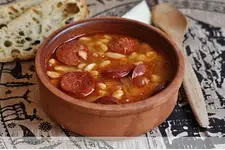 Sucuklu Kuru Fasulye Tarifi ve Malzemeleri